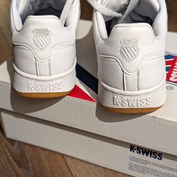 K-Swiss Men's Classic VN Leather Sneaker 👟 - Picture 3 of 9